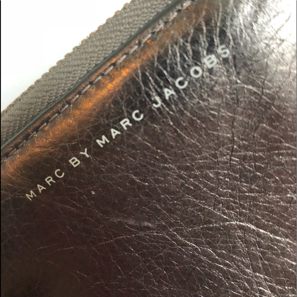 Marc Jacobs wristlet